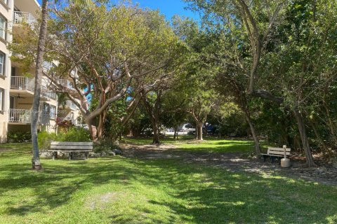 Condo in Tavernier, Florida  № 1464033 - photo 16