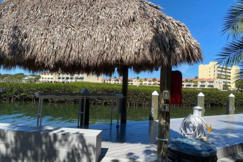 Condo in Tavernier, Florida  № 1464033 - photo 11