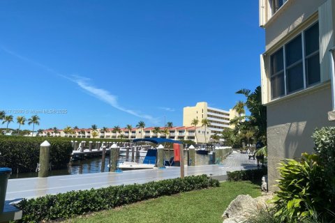 Condo in Tavernier, Florida  № 1464033 - photo 17