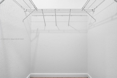 Touwnhouse à vendre à Miami, Floride: 4 chambres, 169.08 m2 № 1688619 - photo 26