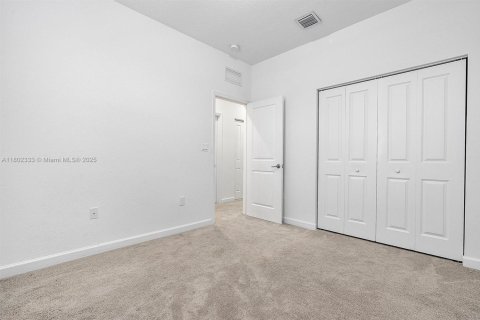 Touwnhouse à vendre à Miami, Floride: 4 chambres, 169.08 m2 № 1688619 - photo 30