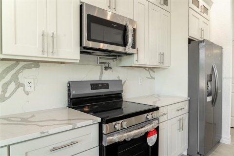 Villa ou maison à vendre à Ocala, Floride: 4 chambres, 167.32 m2 № 2205847 - photo 10