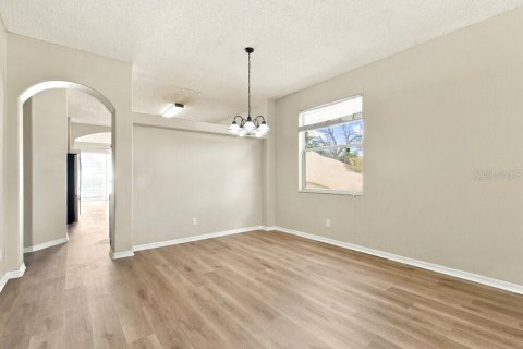 House in Orlando, Florida 4 bedrooms, 183.2 sq.m. № 2396401 - photo 4