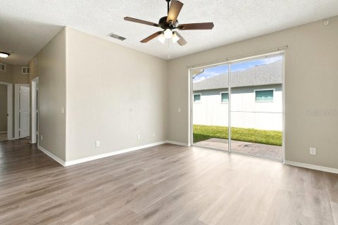 House in Orlando, Florida 4 bedrooms, 183.2 sq.m. № 2396401 - photo 5