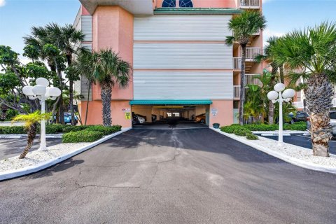 Copropriété à vendre à Indian Shores, Floride: 2 chambres, 130.06 m2 № 2428641 - photo 5