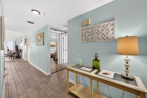 Copropriété à vendre à Indian Shores, Floride: 2 chambres, 130.06 m2 № 2428641 - photo 9