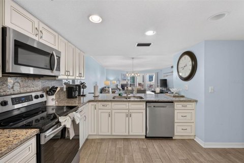 Copropriété à vendre à Indian Shores, Floride: 2 chambres, 130.06 m2 № 2428641 - photo 13