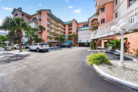 Copropriété à vendre à Indian Shores, Floride: 2 chambres, 130.06 m2 № 2428641 - photo 4