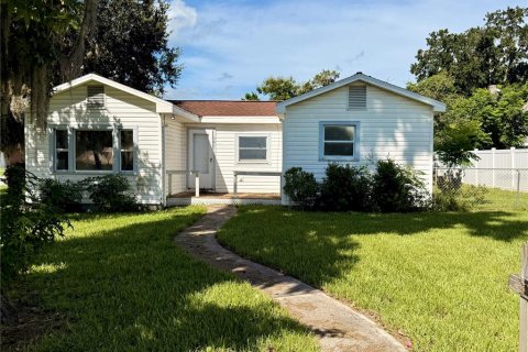 House in Zephyrhills, Florida 4 bedrooms, 105.07 sq.m. № 2395955