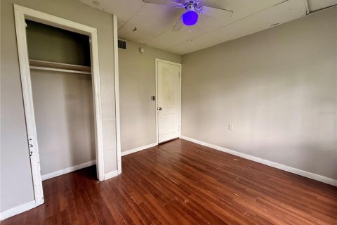 House in Zephyrhills, Florida 4 bedrooms, 105.07 sq.m. № 2395955 - photo 7
