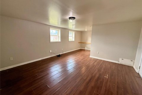 House in Zephyrhills, Florida 4 bedrooms, 105.07 sq.m. № 2395955 - photo 21