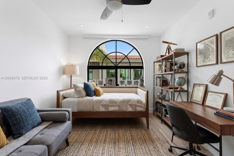 Townhouse in Bay Harbor Islands, Florida 4 bedrooms, 248.51 sq.m. № 2069638 - photo 16