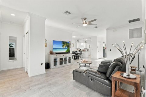 Villa ou maison à vendre à Port Charlotte, Floride: 3 chambres, 155.15 m2 № 2420511 - photo 7