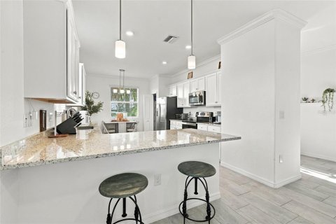 Villa ou maison à vendre à Port Charlotte, Floride: 3 chambres, 155.15 m2 № 2420511 - photo 2