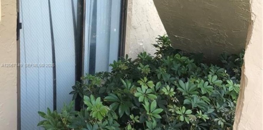 Condo à Coral Springs, Floride, 2 chambres  № 2286604