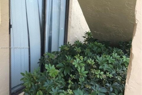Copropriété à louer à Coral Springs, Floride: 2 chambres, 74.32 m2 № 2286604 - photo 16