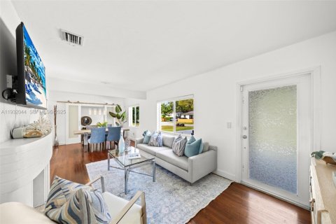 Купить виллу или дом в Майами-Шорс, Флорида 3 спальни, 123.28м2, № 1990574 - фото 3