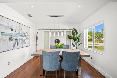 Купить виллу или дом в Майами-Шорс, Флорида 3 спальни, 123.28м2, № 1990574 - фото 7