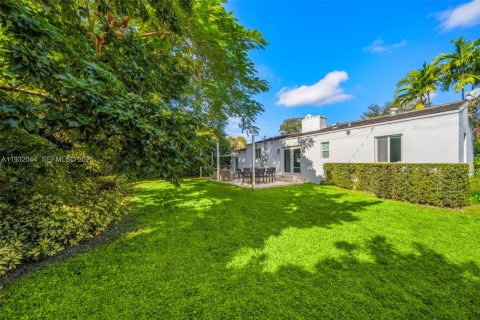 Купить виллу или дом в Майами-Шорс, Флорида 3 спальни, 123.28м2, № 1990574 - фото 16