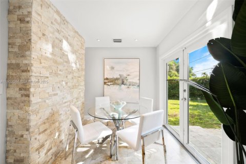 Купить виллу или дом в Майами-Шорс, Флорида 3 спальни, 123.28м2, № 1990574 - фото 11