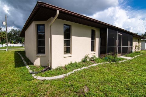 House in Port Charlotte, Florida 3 bedrooms, 170.66 sq.m. № 1880497 - photo 14