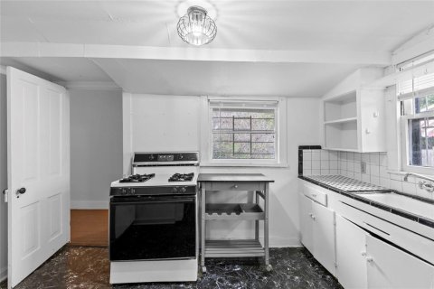 Commercial property in Gainesville, Florida 3 bedrooms, 137.03 sq.m. № 2097721 - photo 15