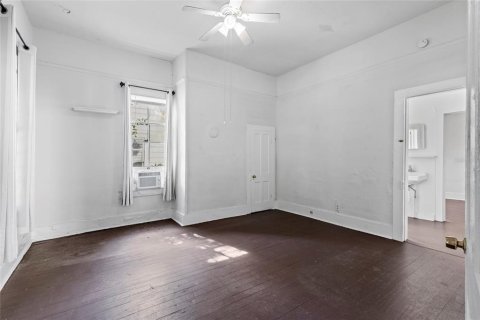 Commercial property in Gainesville, Florida 3 bedrooms, 137.03 sq.m. № 2097721 - photo 11