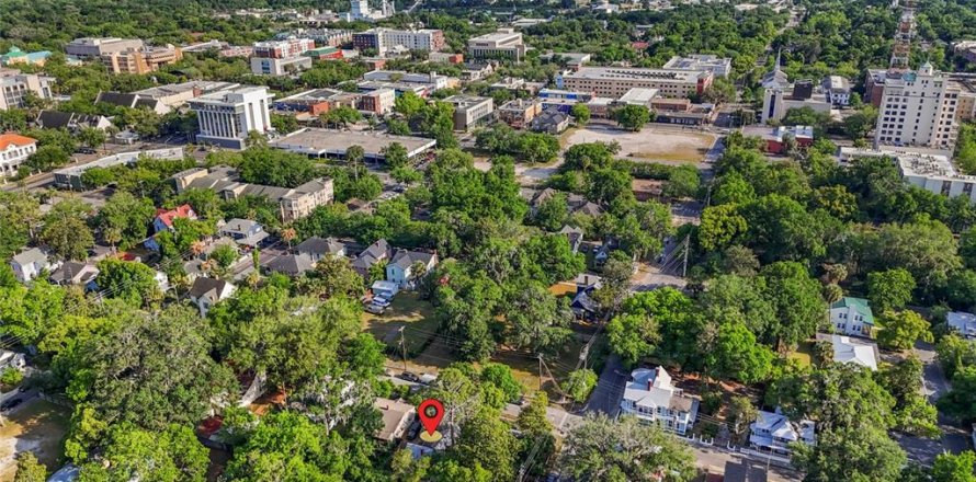 Commercial property in Gainesville, Florida 3 bedrooms, 137.03 sq.m. № 2097721