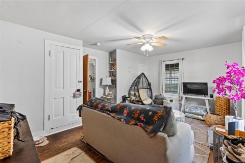 Commercial property in Gainesville, Florida 3 bedrooms, 137.03 sq.m. № 2097721 - photo 21
