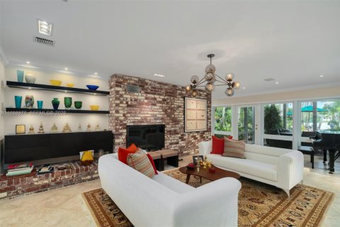 House in Coral Gables, Florida 4 bedrooms, 488.39 sq.m. № 2000950 - photo 6