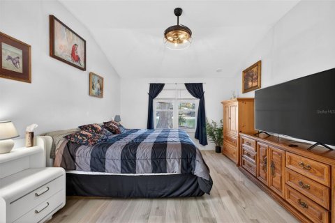 Villa ou maison à louer à Lady Lake, Floride: 3 chambres, 160.72 m2 № 2157720 - photo 6