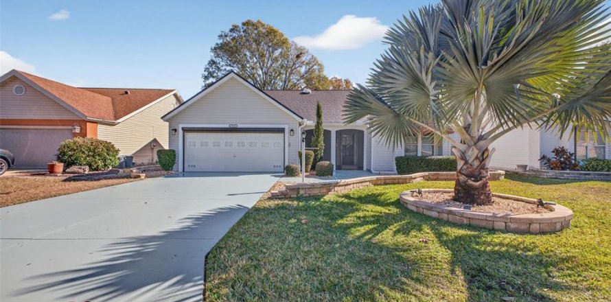 Villa ou maison à Lady Lake, Floride 3 chambres, 160.72 m2 № 2157720