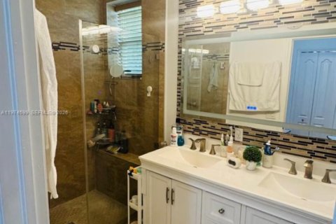 Townhouse in Miami, Florida 4 bedrooms, 184.41 sq.m. № 2040930 - photo 16