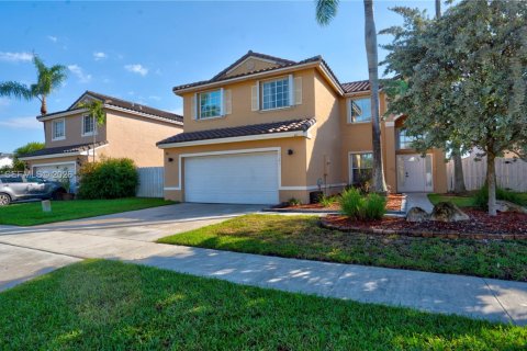 House in Pembroke Pines, Florida 3 bedrooms № 2146460 - photo 3