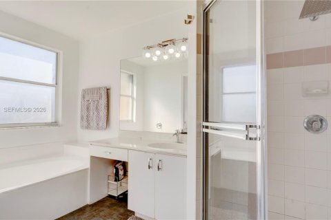 House in Pembroke Pines, Florida 3 bedrooms № 2146460 - photo 27