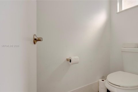 House in Pembroke Pines, Florida 3 bedrooms № 2146460 - photo 30