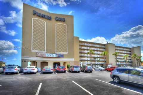 Condominio en venta en South Daytona, Florida № 2184602 - foto 2