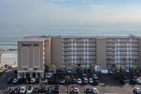 Studio in the Condo in South Daytona, Florida № 2184602
