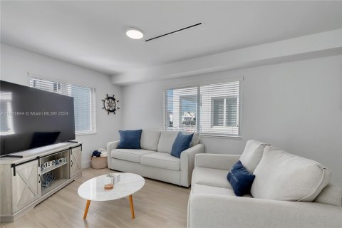 Condo in Key Largo, Florida, 3 bedrooms  № 1977763 - photo 2