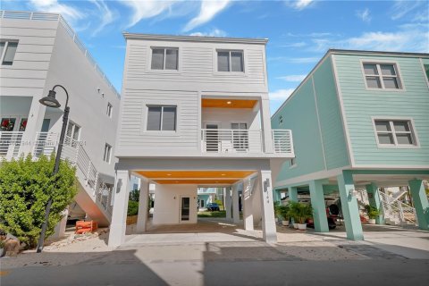 Condo in Key Largo, Florida, 3 bedrooms  № 1977763 - photo 28