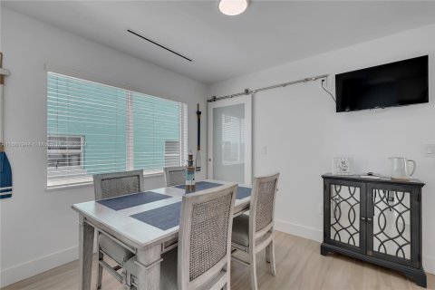 Condo in Key Largo, Florida, 3 bedrooms  № 1977763 - photo 12