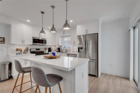 Condo in Key Largo, Florida, 3 bedrooms  № 1977763 - photo 9