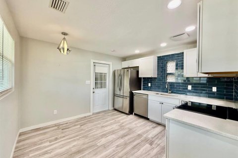 Villa ou maison à louer à Tampa, Floride: 3 chambres, 89.74 m2 № 2167176 - photo 11