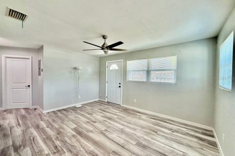 Villa ou maison à louer à Tampa, Floride: 3 chambres, 89.74 m2 № 2167176 - photo 10
