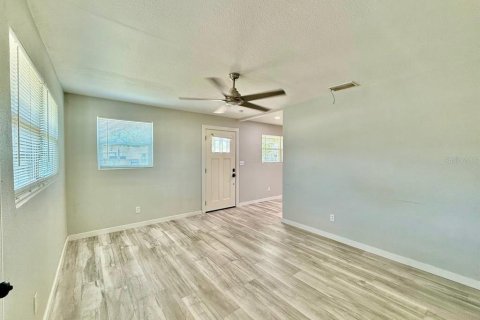 Villa ou maison à louer à Tampa, Floride: 3 chambres, 89.74 m2 № 2167176 - photo 7