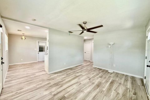 Villa ou maison à louer à Tampa, Floride: 3 chambres, 89.74 m2 № 2167176 - photo 8