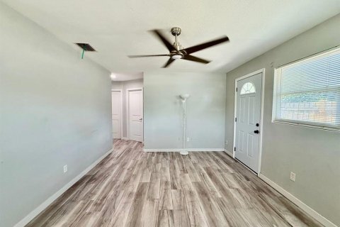 Villa ou maison à louer à Tampa, Floride: 3 chambres, 89.74 m2 № 2167176 - photo 9