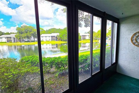 Condo in Tarpon Springs, Florida, 2 bedrooms  № 1900764 - photo 13