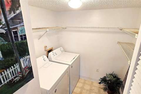 Condo in Tarpon Springs, Florida, 2 bedrooms  № 1900764 - photo 24