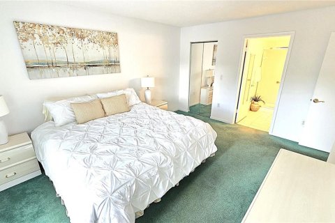 Condo in Tarpon Springs, Florida, 2 bedrooms  № 1900764 - photo 26